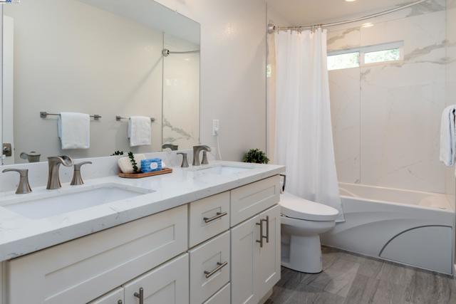 401 Emerson St, Fremont CA: https://media.crmls.org/mediaz/7726173b-40e9-4559-b12c-cdf8fc08719e.jpg