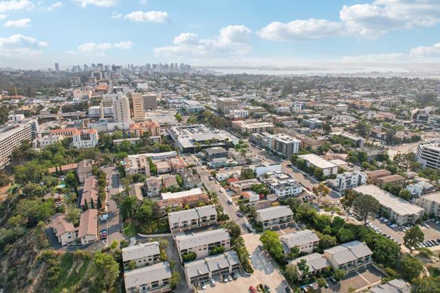 4253 5Th Ave, San Diego CA: https://media.crmls.org/mediaz/7727a127-ace9-483d-bde4-1c27328bba9e.jpg