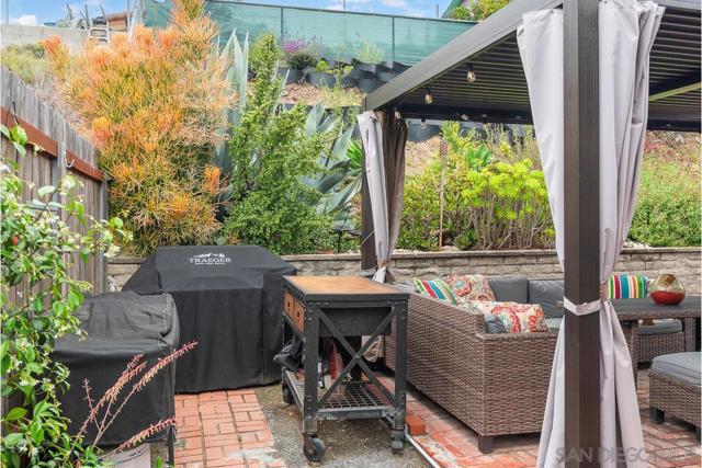 6120 Amaya Dr, La Mesa CA: https://media.crmls.org/mediaz/772855e8-e1dc-49fe-9b6b-4535c8811729.jpg