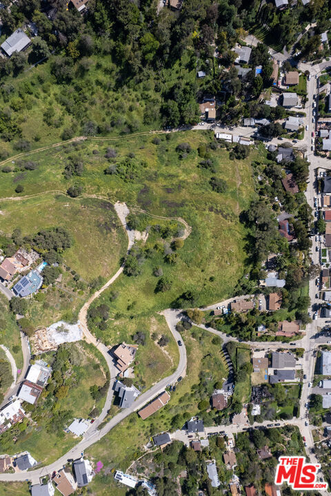 3566 N Paseo Drive, Los Angeles CA: https://media.crmls.org/mediaz/77299451-095a-4848-9ad0-74a77577a293.jpg