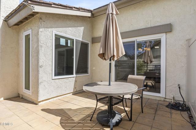 658 Holly Avenue, Oxnard CA: https://media.crmls.org/mediaz/7729c8de-bb08-4360-9816-e23b6055040e.jpg