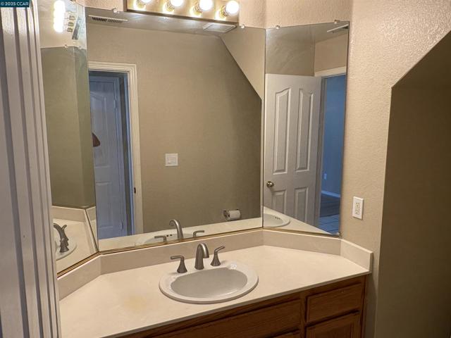 3524 Liberty Ct., Antioch CA: https://media.crmls.org/mediaz/772a641d-7ed8-4acf-90ac-fda41c86c60a.jpg
