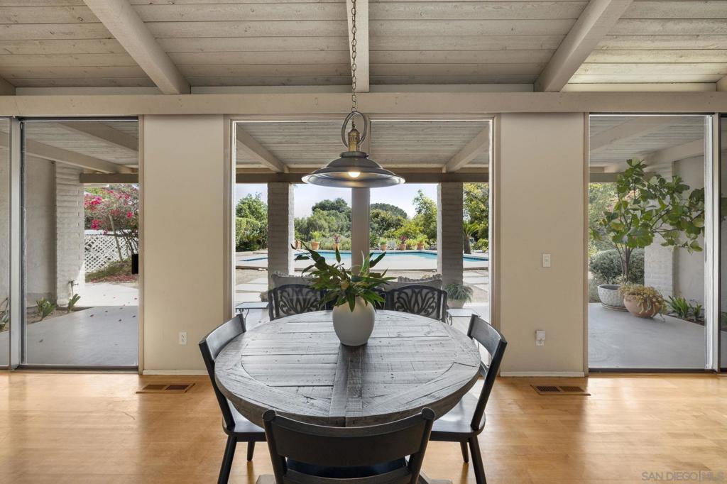 2357 Royal Crest - photo 15