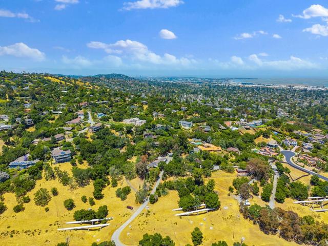 1780 Edgewood Road, Redwood City CA: https://media.crmls.org/mediaz/772b15db-94af-4a40-875a-cf9f958716f7.jpg