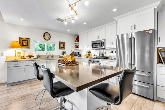 527 Jade Lane, Palm Springs CA: https://media.crmls.org/mediaz/772b4ccb-4e12-4794-8177-8949d3b2bf0c.jpg