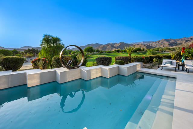 160 Kiva Drive, Palm Desert CA: https://media.crmls.org/mediaz/772b53cb-b5c6-4e82-93cd-e9f74f9bf65b.jpg