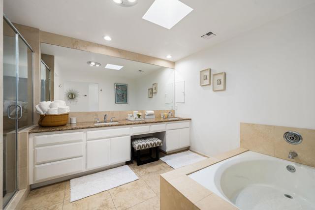 9 Rutgers Court, Rancho Mirage CA: https://media.crmls.org/mediaz/772b567a-9a6f-40fa-94ef-ee33aa8479e2.jpg