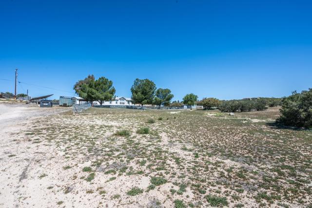 1525 Tea Rose Lane, Jacumba CA: https://media.crmls.org/mediaz/772be5d1-d039-463f-84fc-9508c18a5407.jpg