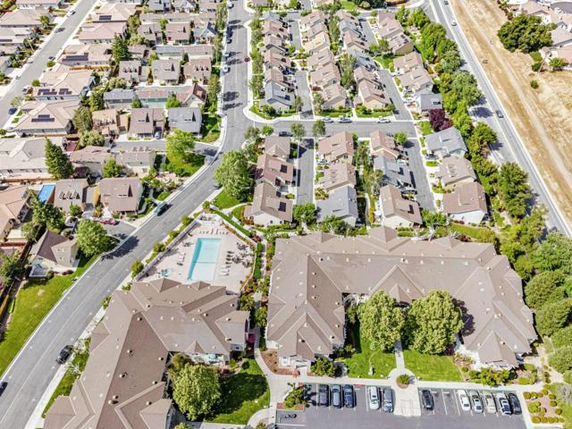 1554 Rosette Way, Gilroy CA: https://media.crmls.org/mediaz/772c05ad-af71-4dff-bac6-b6f6e40b9f65.jpg
