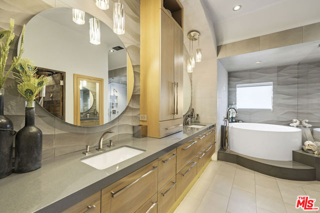 Image 31 of 64 For 26954 Whitehorse Place