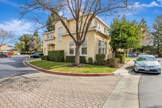 5111 Venice Court, Pleasanton CA: https://media.crmls.org/mediaz/772d2e9f-f93c-4b16-8f57-499af990d5d5.jpg