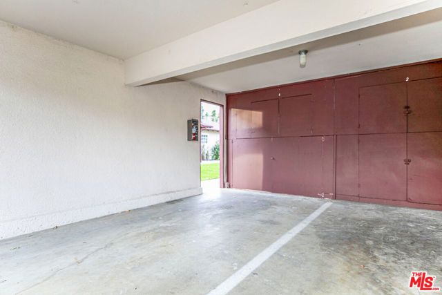 1102 W Calle Del Sol, Azusa CA: https://media.crmls.org/mediaz/772d4e43-4c3b-4af1-85e6-18fded3fa160.jpg