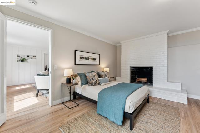 1057 Arlington Blvd, El Cerrito CA: https://media.crmls.org/mediaz/772d88be-8e1b-47ce-bcff-f65ce81dd32d.jpg