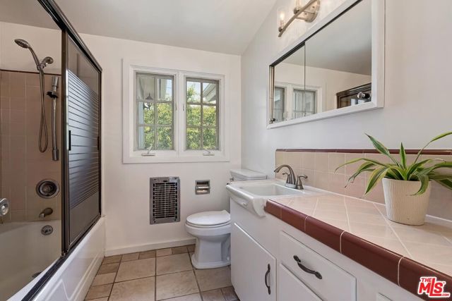 11205 Huntley Place, Culver City CA: https://media.crmls.org/mediaz/772dac51-cfe9-4091-98ae-c68690ac559c.jpg