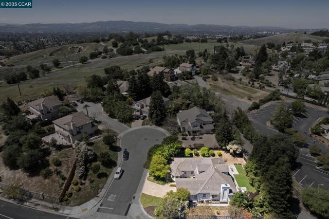 4280 Marietta Ct, Concord CA: https://media.crmls.org/mediaz/772dbcd8-3faf-443d-871f-9ef8f5ce77b1.jpg