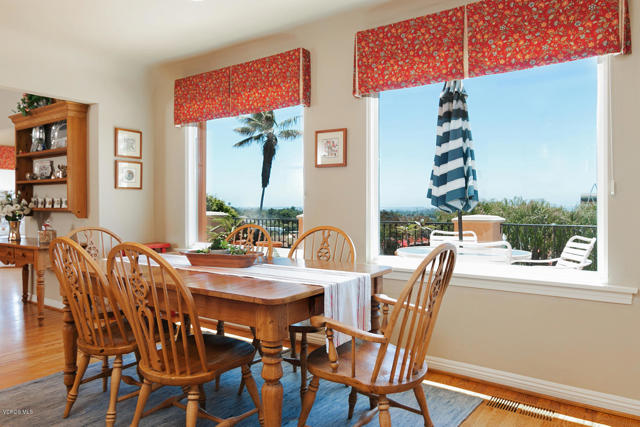 2167 Palomar Avenue, Ventura CA: https://media.crmls.org/mediaz/772e2d99-d4d2-48d5-8cb7-d4e0ddaad9ee.jpg