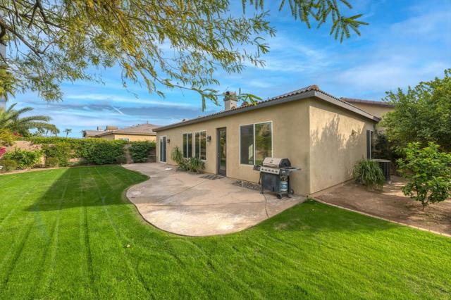 79862 Amora Drive, La Quinta CA: https://media.crmls.org/mediaz/772e3f5f-81c1-40b9-90f7-110dfface89d.jpg