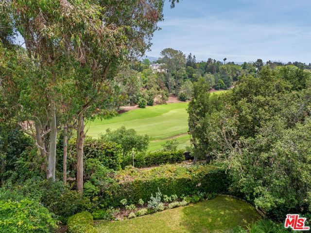 616 Perugia Way, Los Angeles CA: https://media.crmls.org/mediaz/772e6586-06db-4ea7-8f95-fdae0c1bdb83.jpg