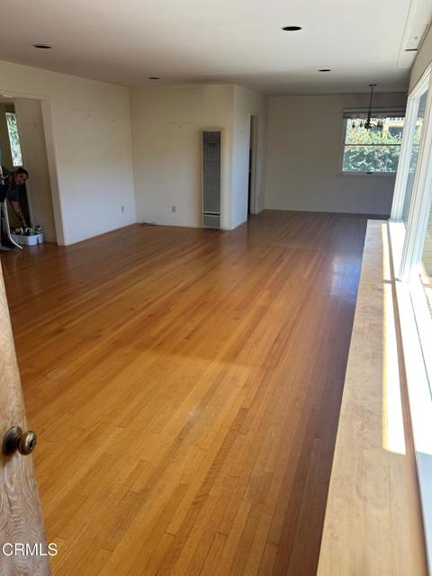 Detail Gallery Image 7 of 31 For 329 Mariposa Dr, Ventura,  CA 93001 - 4 Beds | 3 Baths