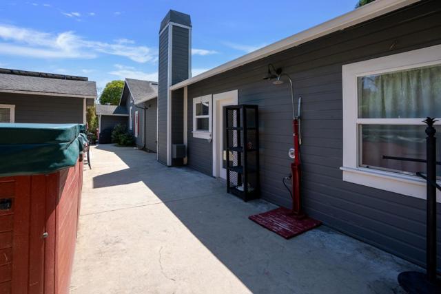 2165 Cox Road, Aptos CA: https://media.crmls.org/mediaz/772fc2f3-b513-42b7-aee1-9382dcbaafcb.jpg