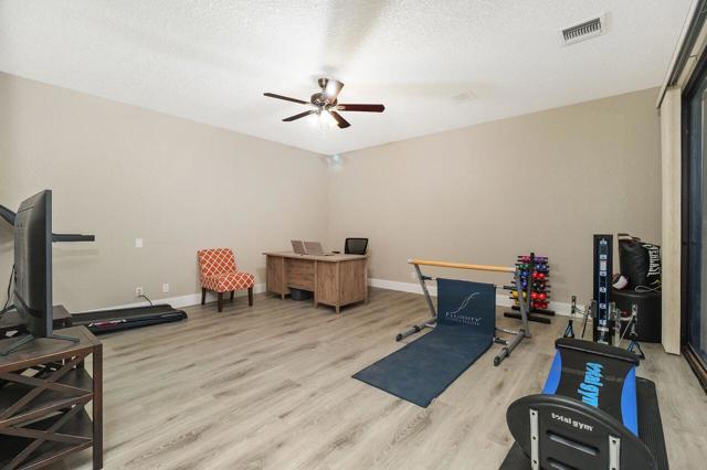 10321 Sunningdale Drive, Rancho Mirage CA: https://media.crmls.org/mediaz/773012c6-b9e3-4346-b09d-580b03eba4c8.jpg