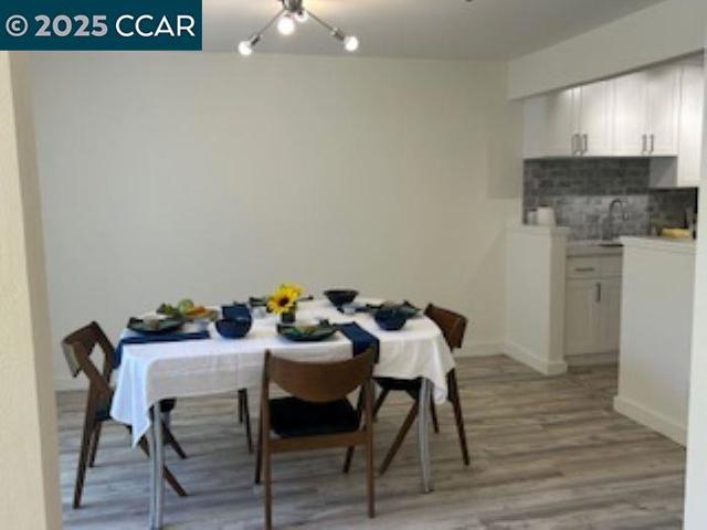 1174 Eddy St, San Francisco CA: https://media.crmls.org/mediaz/7730d2ed-c886-4bb5-8b43-d99f7923c343.jpg