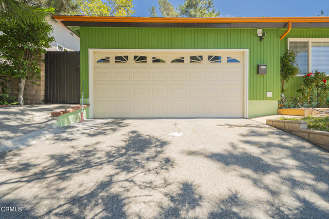 3553 Pontiac Street, La Crescenta CA: https://media.crmls.org/mediaz/773295d8-7a2f-4da3-b123-a012e3354271.jpg