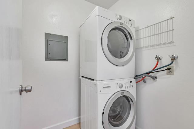 5360 Colony Park Circle, San Jose CA: https://media.crmls.org/mediaz/773299e5-9300-4f0b-9dcd-f4f78d9877bf.jpg