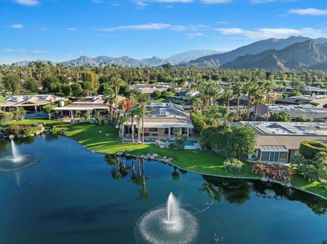 2 Deerfield Court, Rancho Mirage CA: https://media.crmls.org/mediaz/7732aba2-79f9-4736-9300-f3d33b384d58.jpg