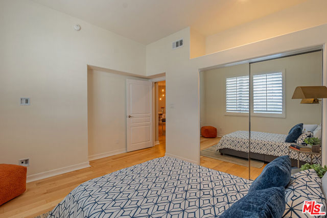 Image 10 of 29 For 11680 Montana Avenue 107
