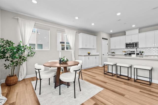 Detail Gallery Image 21 of 72 For 1856 Focus Dr, Chula Vista,  CA 91915 - 4 Beds | 3/1 Baths