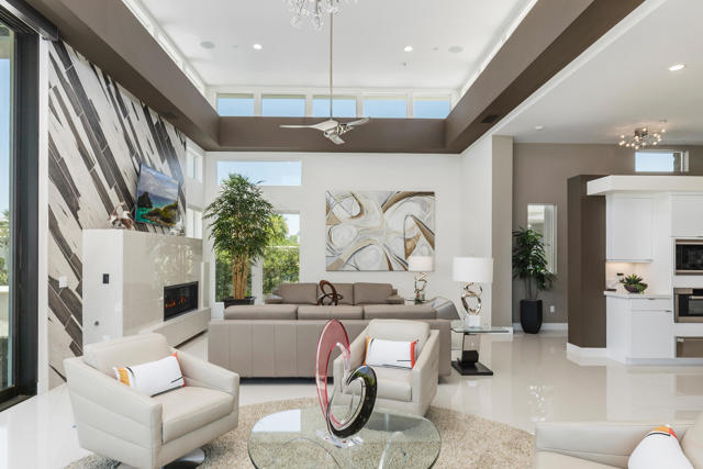 Image 3 of 29 For 21 Emerald Court