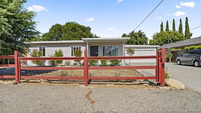 848 Kenneth Avenue, Campbell CA: https://media.crmls.org/mediaz/773391fa-5a57-46c6-b129-ab2dab245d0c.jpg