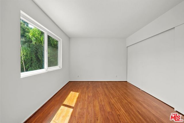 5840 Etiwanda Avenue, Tarzana CA: https://media.crmls.org/mediaz/7733d91d-378d-457e-b1ac-f291de8698f7.jpg