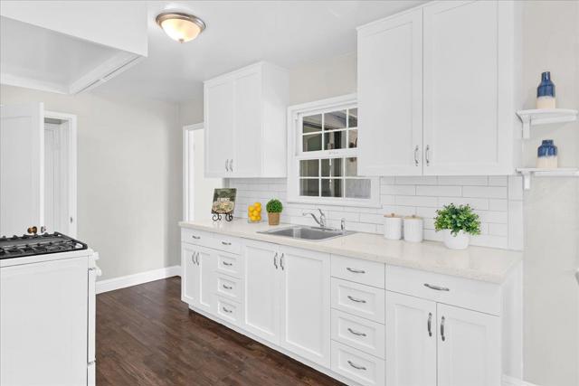553 Line Street, Hollister CA: https://media.crmls.org/mediaz/77343d75-28f3-4f09-a9ef-e43180466662.jpg