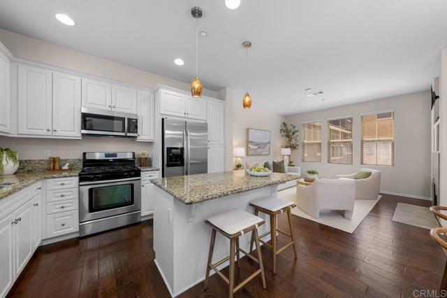 1823 Peach Court, Chula Vista CA: https://media.crmls.org/mediaz/77344f21-7ff1-46e5-b733-c7189d207e17.jpg