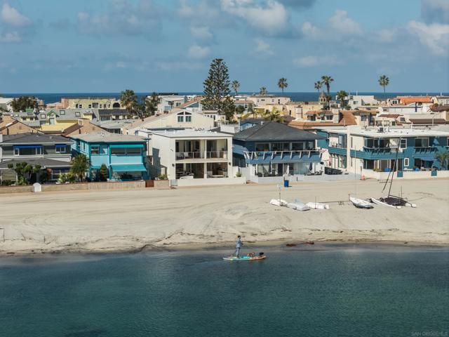 2841 Bayside Walk, San Diego CA: https://media.crmls.org/mediaz/77346819-aa5c-45ea-ab02-c929669d2534.jpg