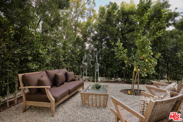 6 Bed Home for Sale in Los Angeles, California