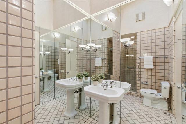 920 Oxford Drive, Los Altos CA: https://media.crmls.org/mediaz/77353228-f3eb-4d72-ac0a-d8147b0d2841.jpg