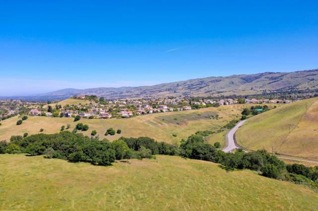 6821 Silver Creek Road, San Jose CA: https://media.crmls.org/mediaz/773544f3-10e1-439c-839a-f2660dba5987.jpg