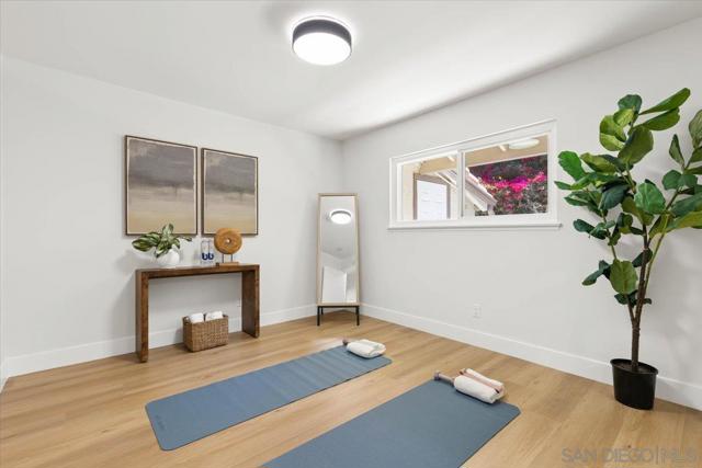 7977 Wetherly St, La Mesa CA: https://media.crmls.org/mediaz/7735557b-dc2d-4d04-aafe-e3541d75eb1c.jpg