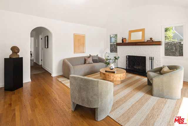 1307 Hauser Boulevard, Los Angeles CA: https://media.crmls.org/mediaz/7735b692-18b4-4713-9bf8-b46fa1a5c400.jpg