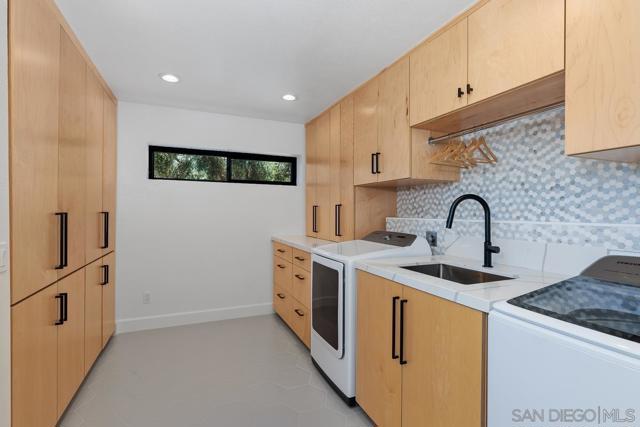 3453 Via Loma Vista, Escondido CA: https://media.crmls.org/mediaz/7735c4cd-4310-47ab-8162-a74396051302.jpg