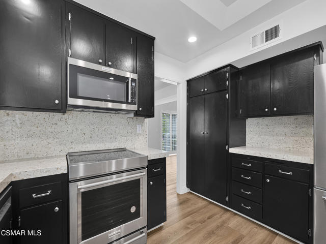 3950 United Road, Agoura Hills CA: https://media.crmls.org/mediaz/77365b74-2d3d-4c85-b24f-73bf42e2df52.jpg