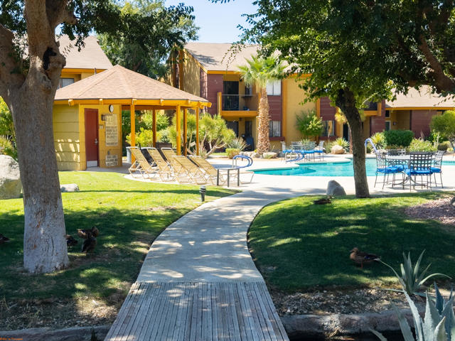48255 Monroe Street, Indio CA: https://media.crmls.org/mediaz/773690e2-6126-4e79-96a1-dae66d4d052a.jpg