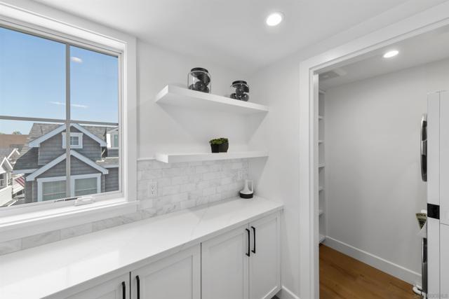 478 Orange Ave, Coronado CA: https://media.crmls.org/mediaz/7737459f-36b3-4778-bb6a-268c01fca167.jpg