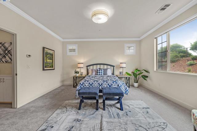 Image 33 of 55 For 382 Crestview Cir