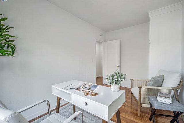 3780 Somerset Ave, Castro Valley CA: https://media.crmls.org/mediaz/773796e0-d57b-44cb-9345-ee4cdbddfc5b.jpg