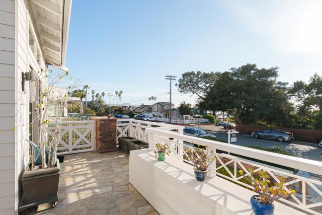 Detail Gallery Image 29 of 36 For 611 Stratford Ct, Del Mar,  CA 92014 - 2 Beds | 3/1 Baths