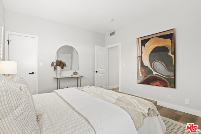 1049 16th Street, 5 photo 3